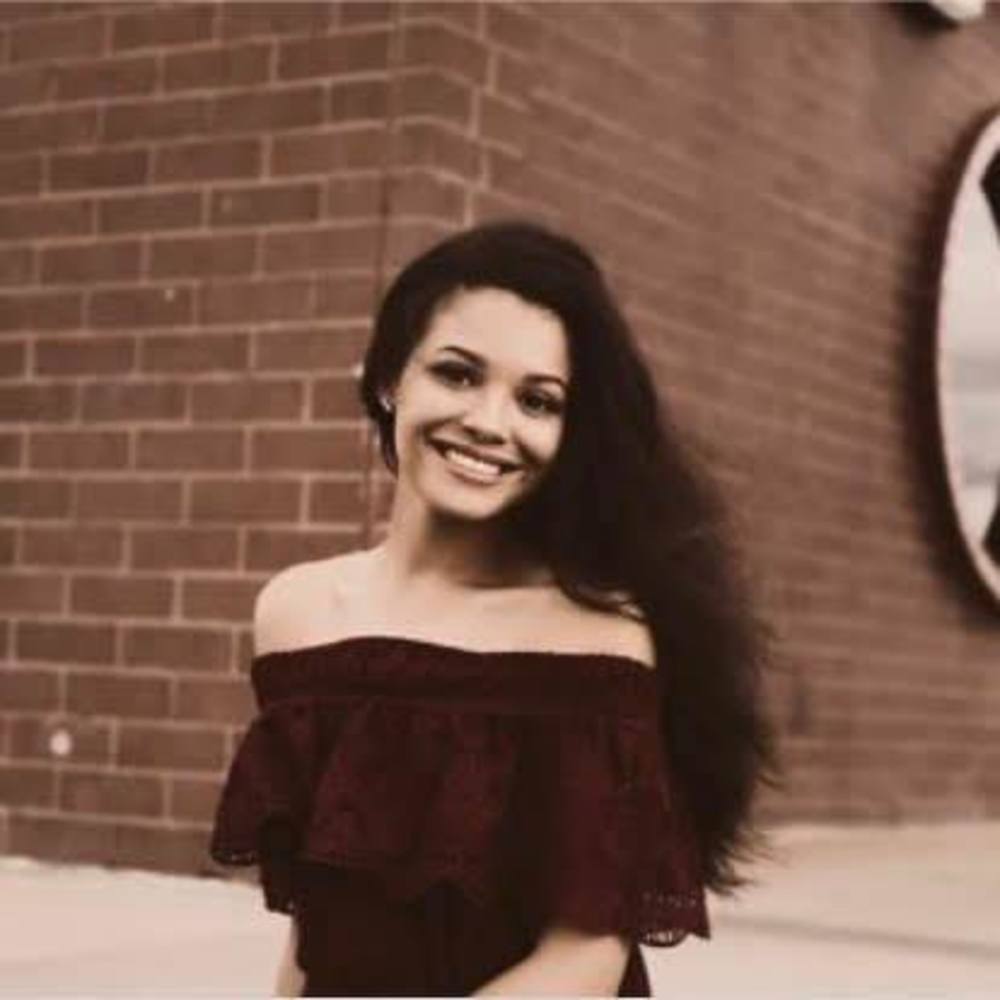 Meet your Posher, Maya